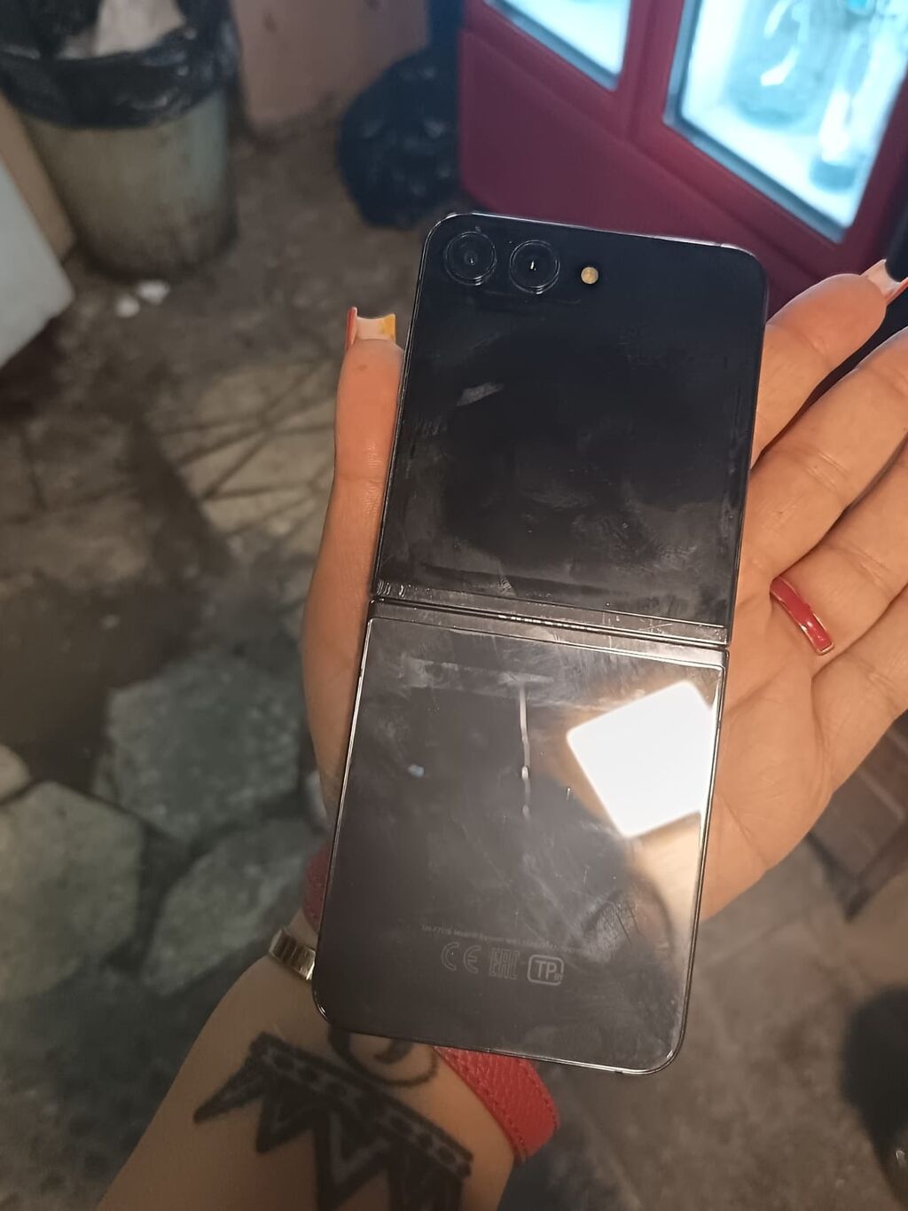 Samsung Galaxy Z Flip 5, rəng - Qara — Samsung, Bakı (3)