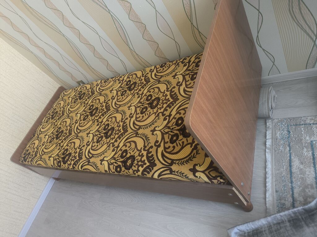Məhsul: Tək nəfərlik taxta çarpayı və döşək - Ölçü: təxmini tək ölçü — Mebel, Bakı (2)