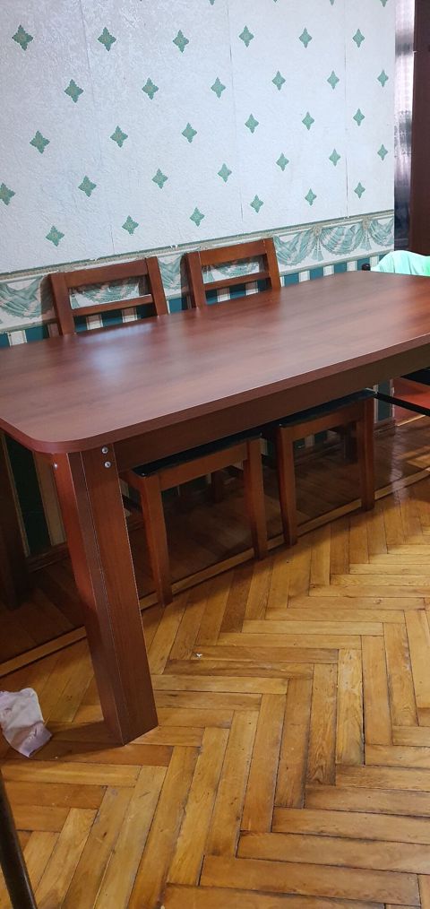 Yemək masası və 4 ədəd stul dəsti - Material: taxta karkas, ağac — Bakı