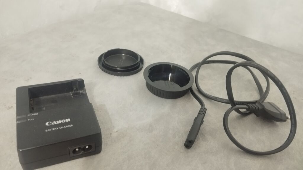 Canon EOS 600D, 18-55mm linza, adapter, qapaq fotoqrafiyaya yeni — Elektronika, Bakı (4)