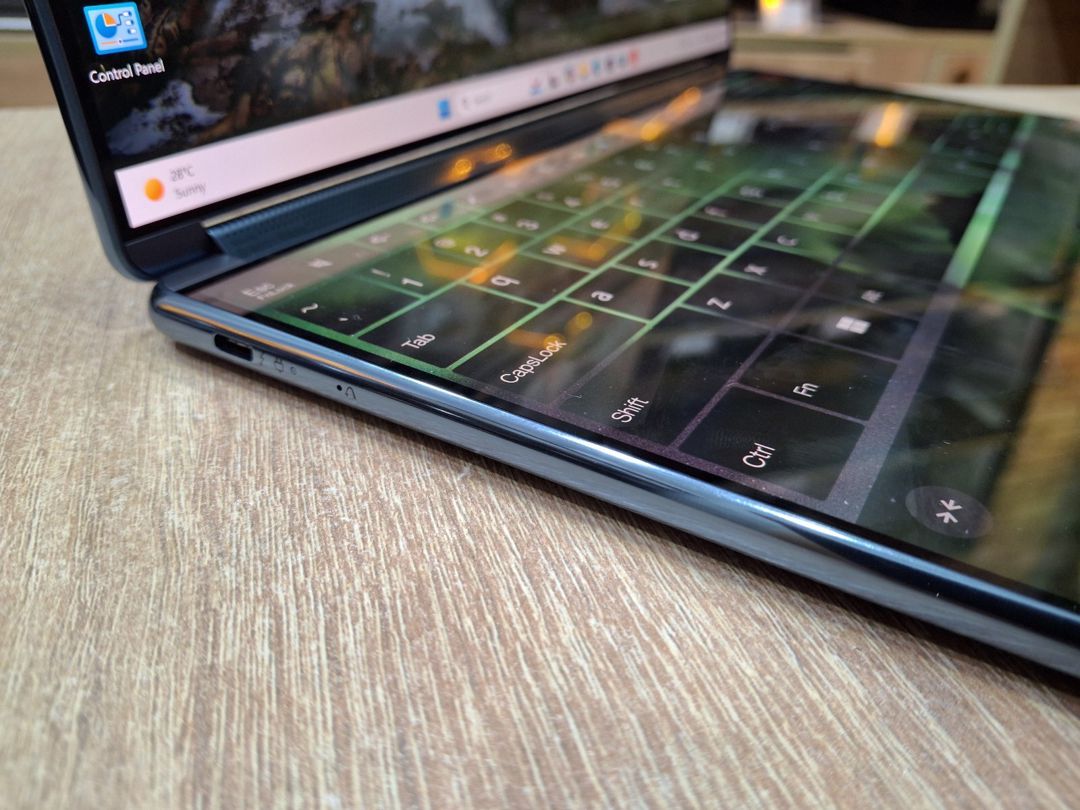Lenovo Yoga Book 9 Ultra 7 32GB RAM 2x 2.8K — Elektronika, Bakı (10)