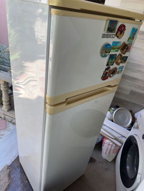 Beko soyuducu 150 AZN satılır Eni 54 uzunluqu 157 Unvan sabuncu AFA — Bakı