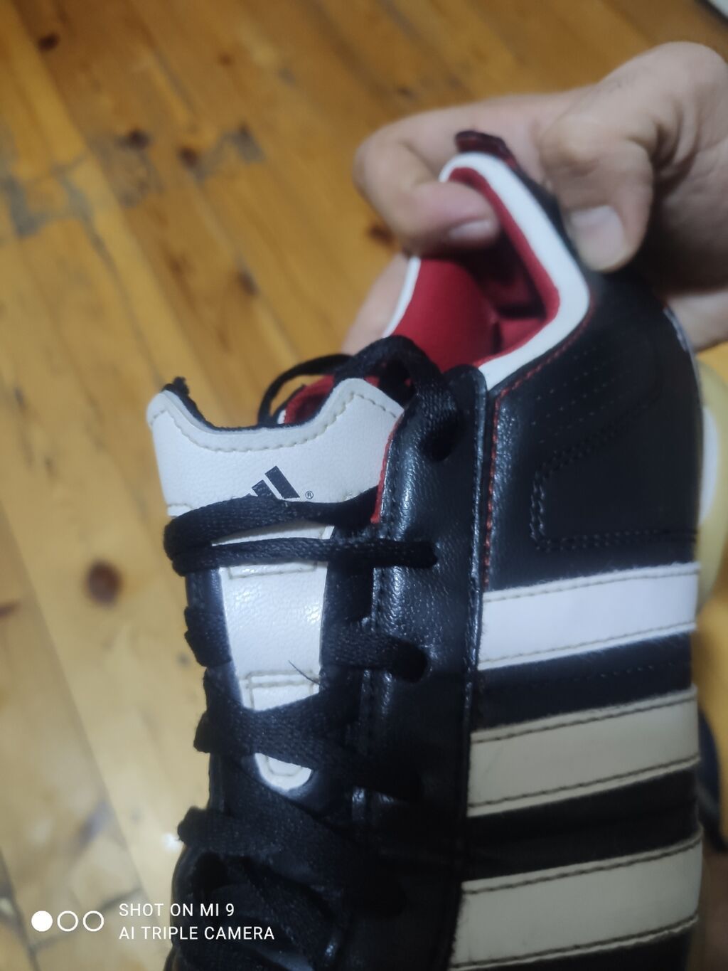 Məhsul: Adidas kişi futzal/mini-futbol ayaqqabısı - Rəng: Qara üst — Şəxsi əşyalar, Xırdalan (3)