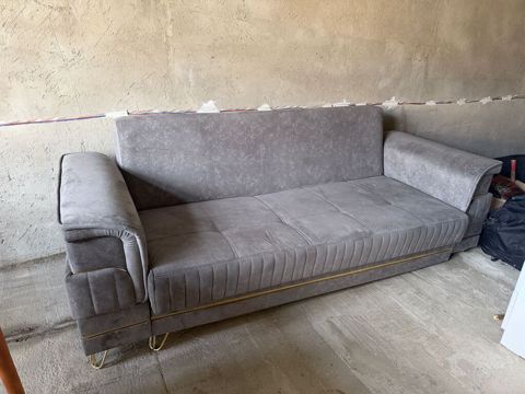 Divan satılır 130₼. Açılır bazası var.Ünvan Mərdəkan. 7058. Fatimə99 — Digah