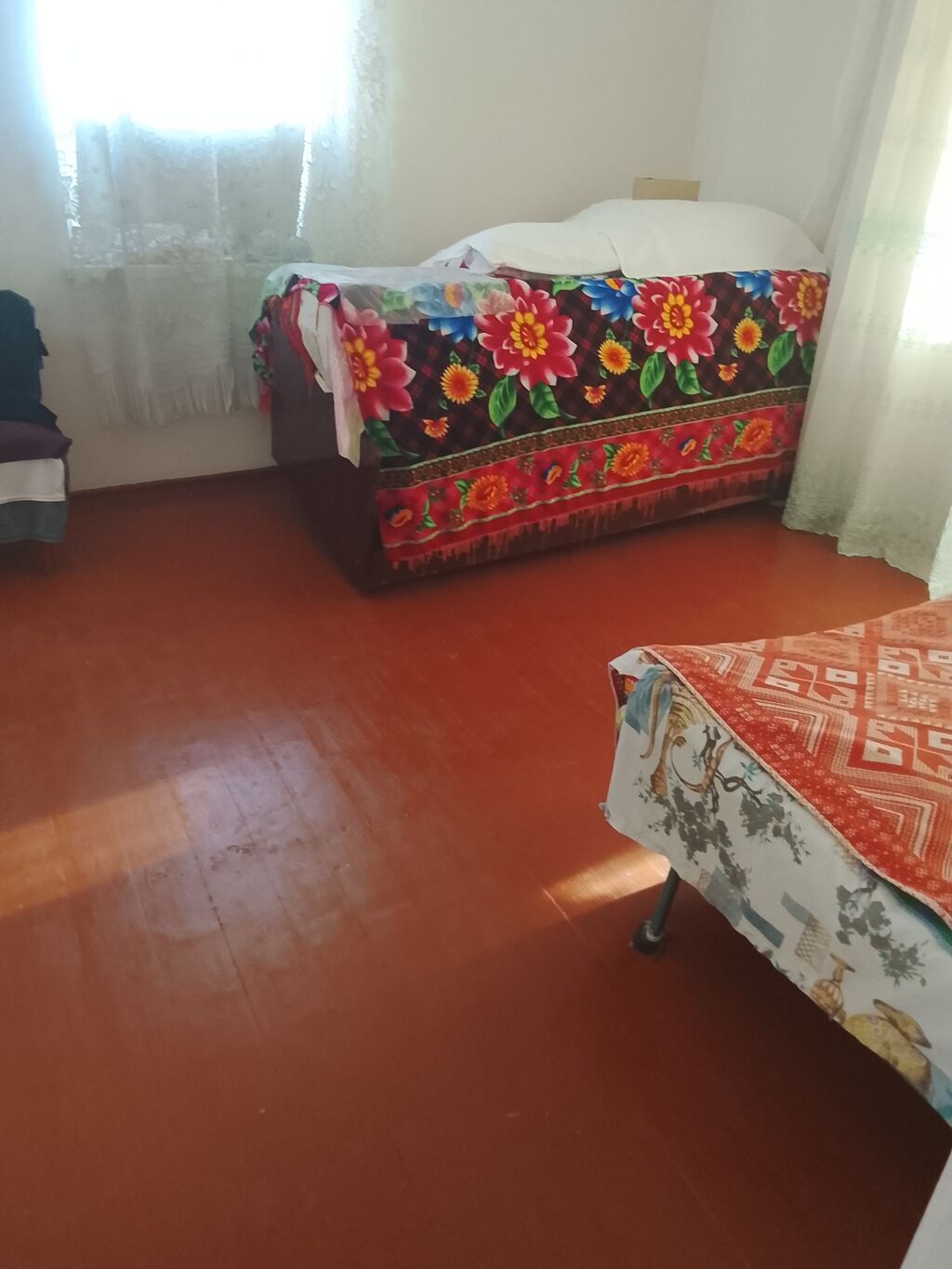 Otaqlar: İşıqlı yataq otağı (2 çarpayı), pərdə və xalça ilə — Daşınmaz əmlak, Digah (6)