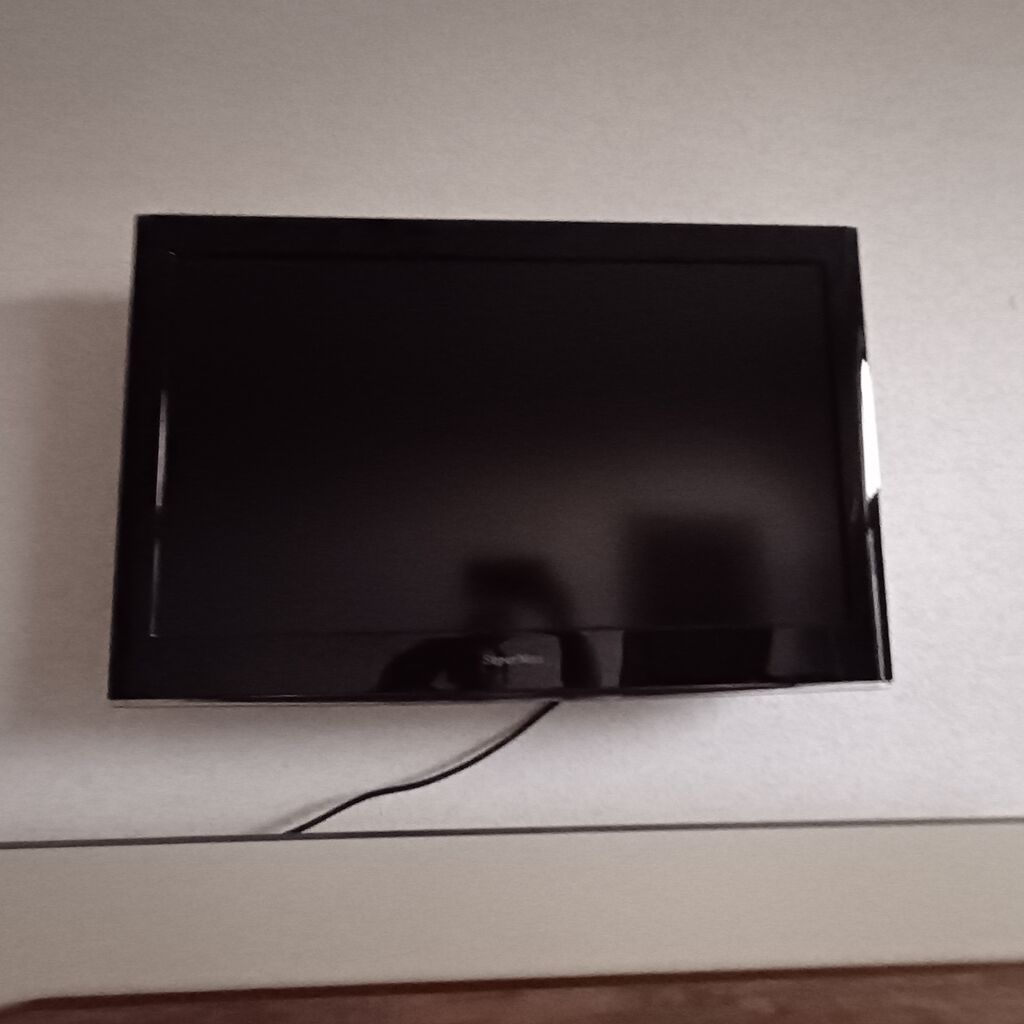 SuperMax LCD televizor - Ekran: təxminən 24–26 düym (geniş ekran) — Televizorlar, Gəncə