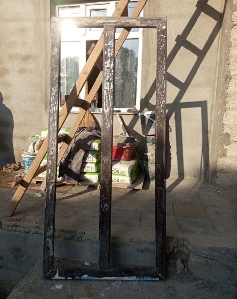 Plasdik qapi pencere desdi hamisi birlikde 100 azn — Digah