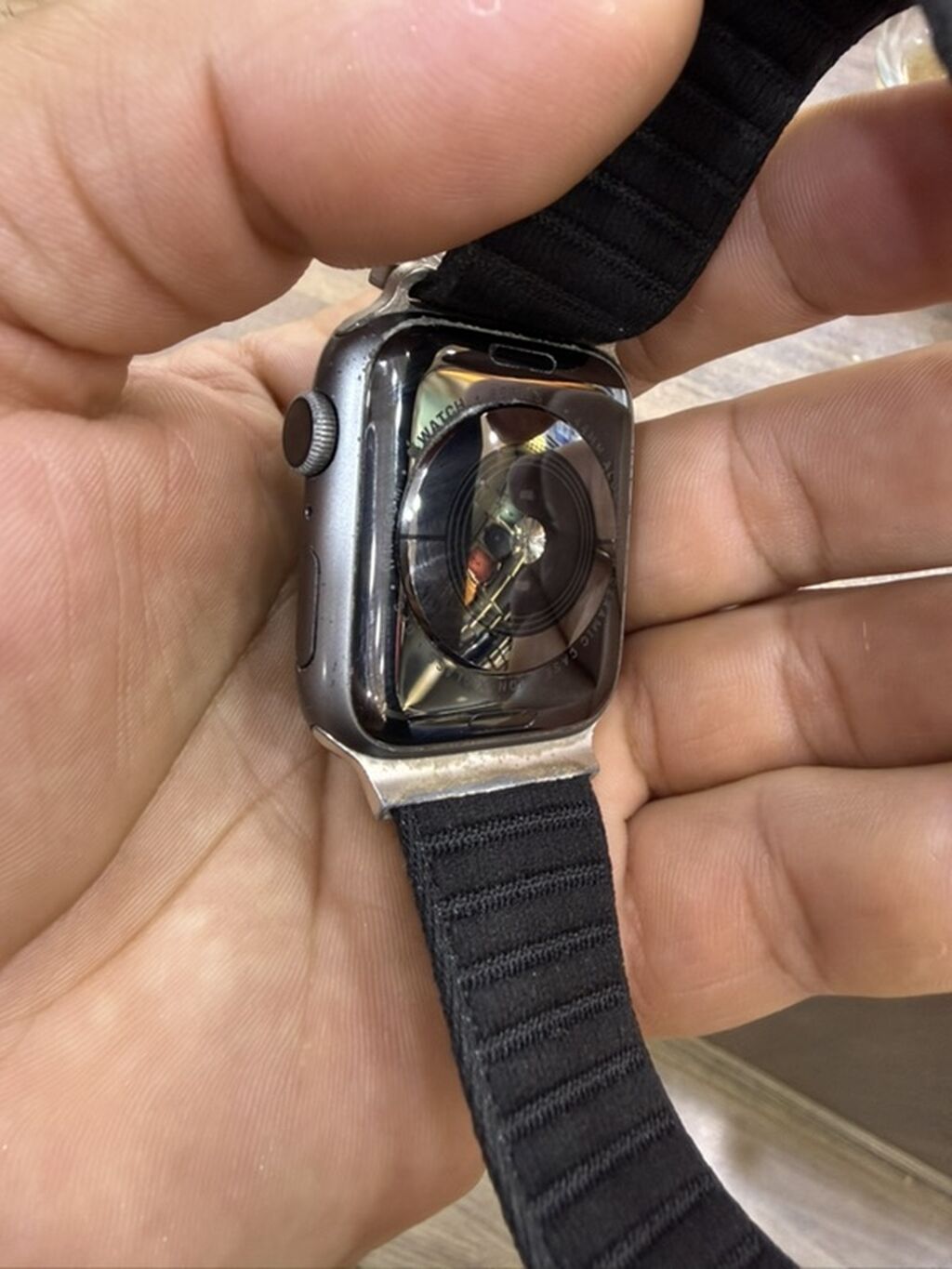 Apple Watch Series 5 (44 mm) – qara rəng Xüsusiyyətlər: - Korpus — Aksesuarlar, Digah (2)