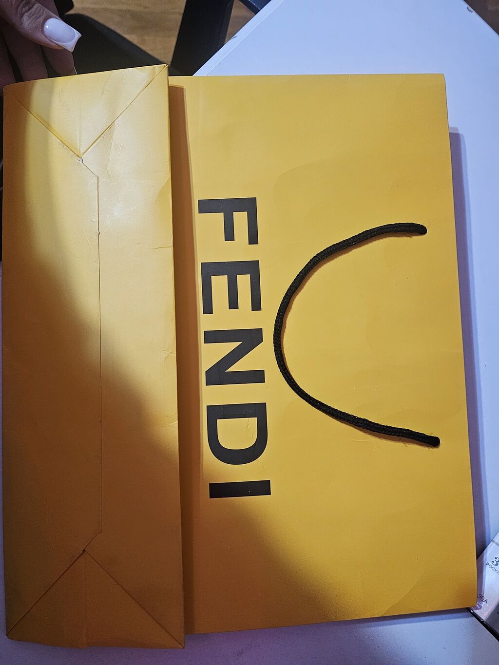 Fendi paket original - Rəng: brendin klassik sarısı - Üzərində qara — Mallar, Masazır (2)