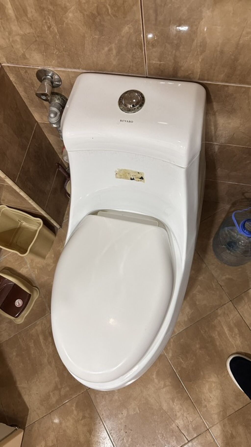 Unitaz satilir Giymeti 35 manat Unvan dom sovetin arxasi — Santexnika, Bakı (2)