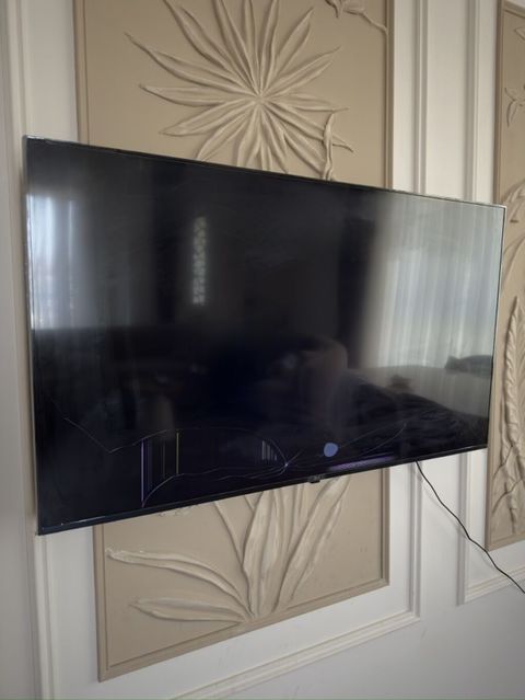 LG 50UT81006LA model televizor 1 ildir akınıb ekranı catdiyib bele tv — Bakı