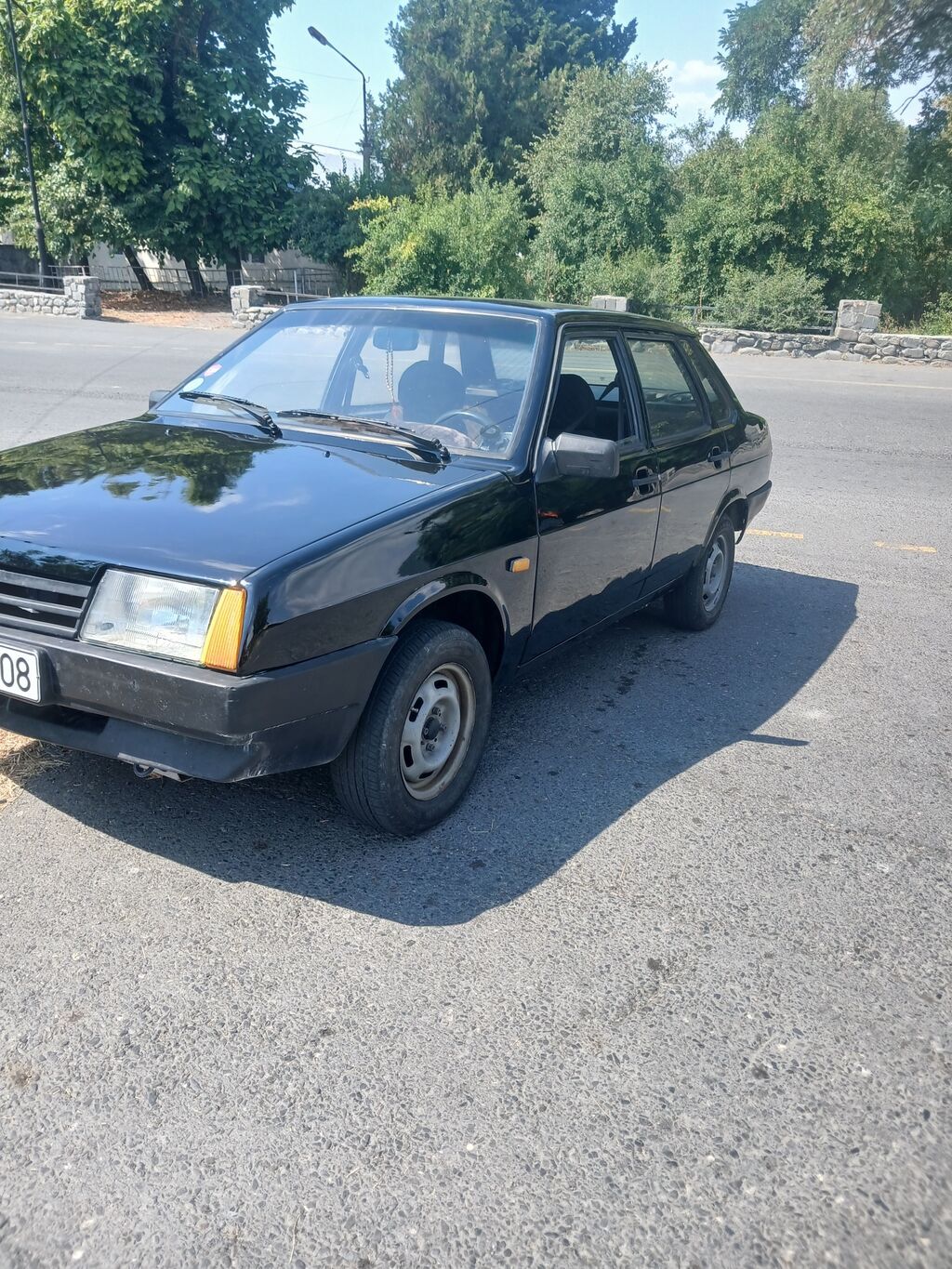 Lada Samara (VAZ 21099) – sedan, qara rəng. Xüsusiyyətlər: - Kuzov: 4 — Avto, Qax (5)