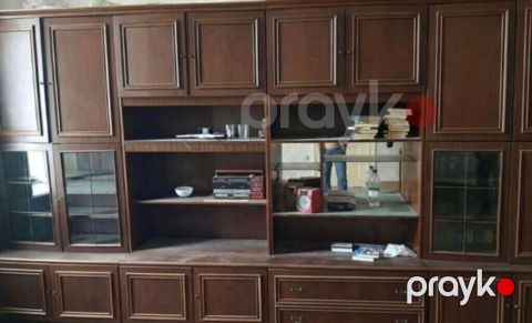 Stenka "Kopernik"(Polşa). Yaşayış olmayan mənzildə olduğuna görə — Bakı