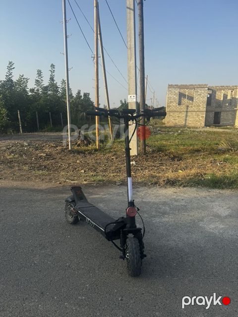 Elektrik skuter – off-road təkərli, güclü şəhər və kənd yolları üçün