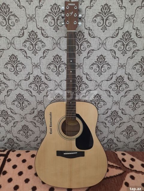 Akustik gitara, Yamaha, 6 sim, İşlənmiş, Ünvandan götürmə, Pulsuz çatdırılma — Bakı