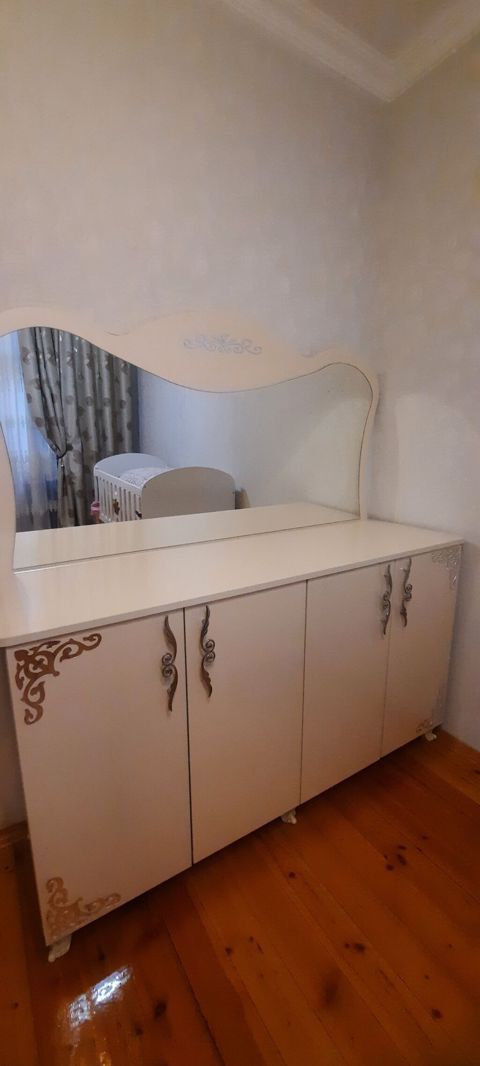 Aynalı konsol/dresser - Rəng: krem/ivori - Material: laminat/MDF — Bakı
