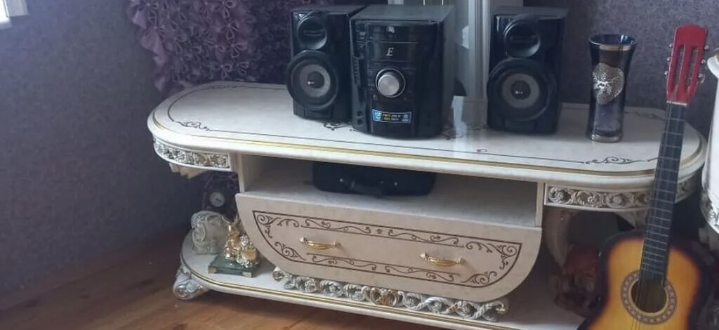 Klassik üslubda qonaq otağı mebel dəsti istifade olunmayib yalniz taxt — Mebel, Bakı (4)