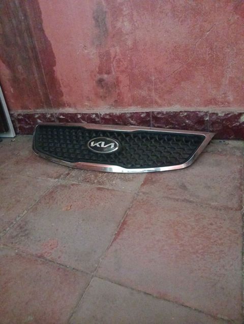 KIA ön radiator barmaqlığı (nöqtəli “piano” naxışlı, xrom haşiyəli) — Bakı