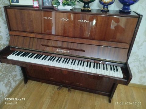 Mingəçevirdədir Upright pianino – “Фантазия” modeli - Korpus: parlaq — Mingəçevir