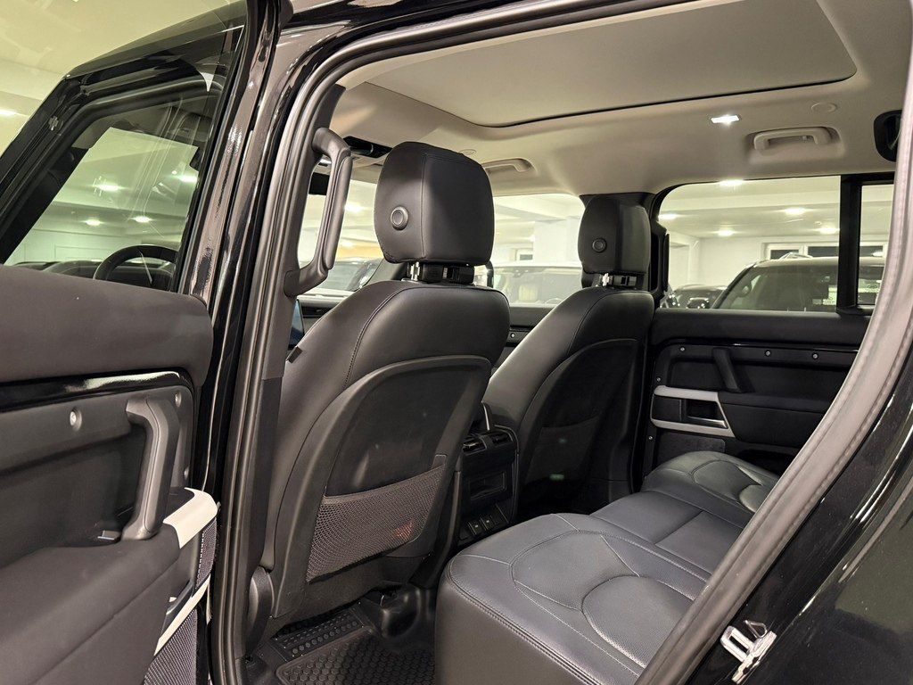 Land Rover Defender, 2.0 L, 2024 il, 50 000 km — Avtomobillər, Bakı (12)