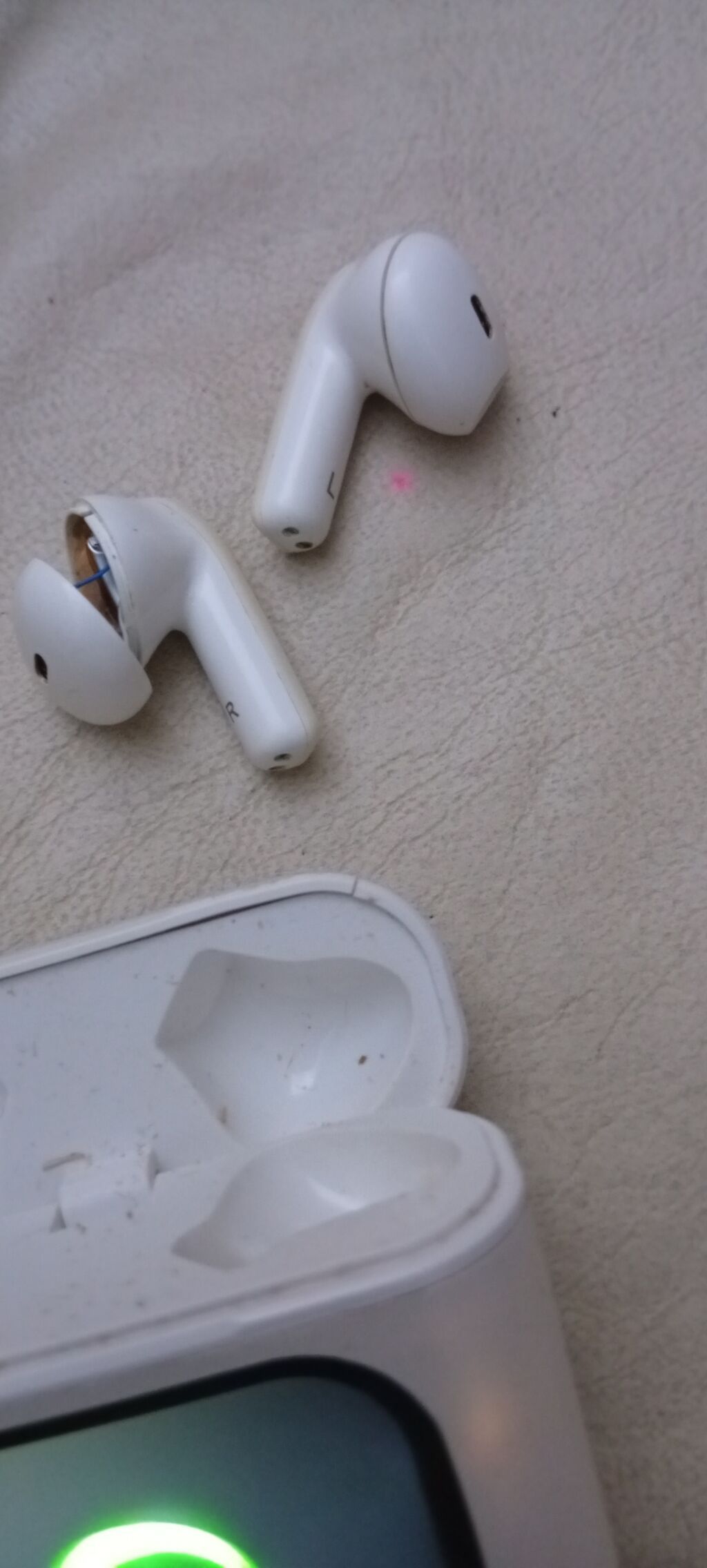 Bluetooth qulaqcıqlar və şarj qutusu Zapcast Kımı.bırı Isleyır Bırı — Qulaqcıqlar, Bakı (3)