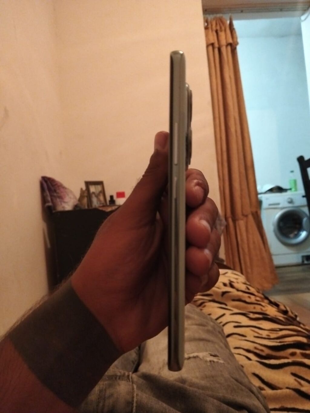 Redmi 5G smartfon - Arxa tərəfdə dörd modullu kamera bloku - Öndə — Elektronika, Bakı