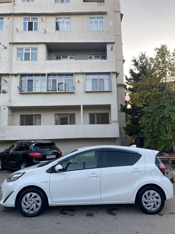 Toyota Aqua, 1.5 L, 0.9 kWh, 2017 il, 241 000 km — Avtomobillər, Bakı (3)
