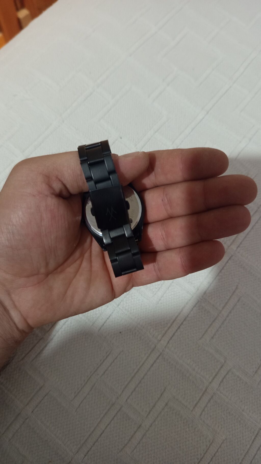 Taxmiram Satiram Isdiyen Buyursun Mat Reng Yevro Zamok Cizigsiz — Qol saatları, Bakı (2)