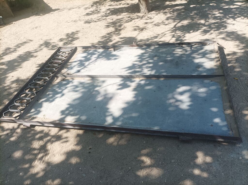 Metaldan hazırlanmış darvaza Dözümlüdür hündürlüyü 2.8 m Eni 3.6m — Mallar, Digah (2)
