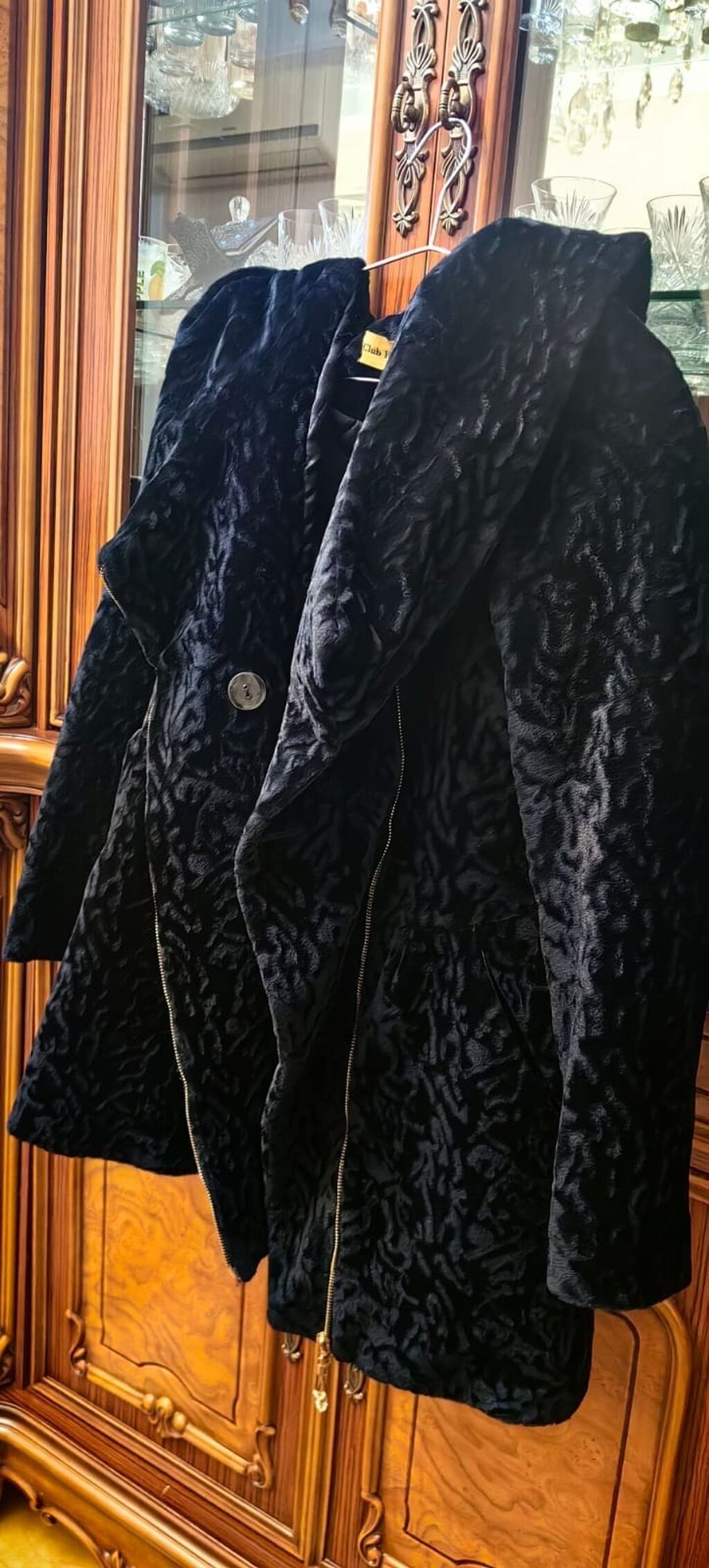 Qadın qış palto/şuba – Club Riona - Rəng: qara - Material: qıvrım — Şəxsi əşyalar, Bakı (6)