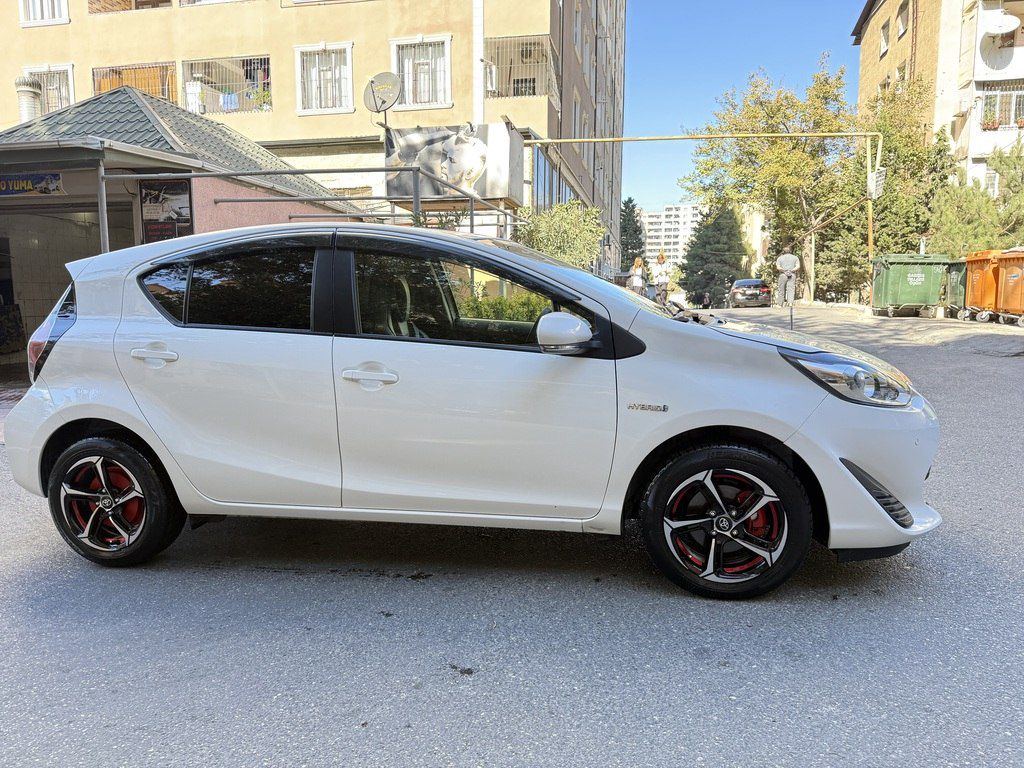 Toyota Aqua, 1.5 L, 0.87 kWh, 2019 il, 140 000 km — Avtomobillər, Bakı (4)