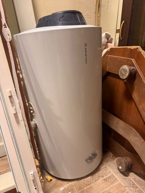 Su qızdırıcısı Ariston BLU R 100 H 100 L — Bakı