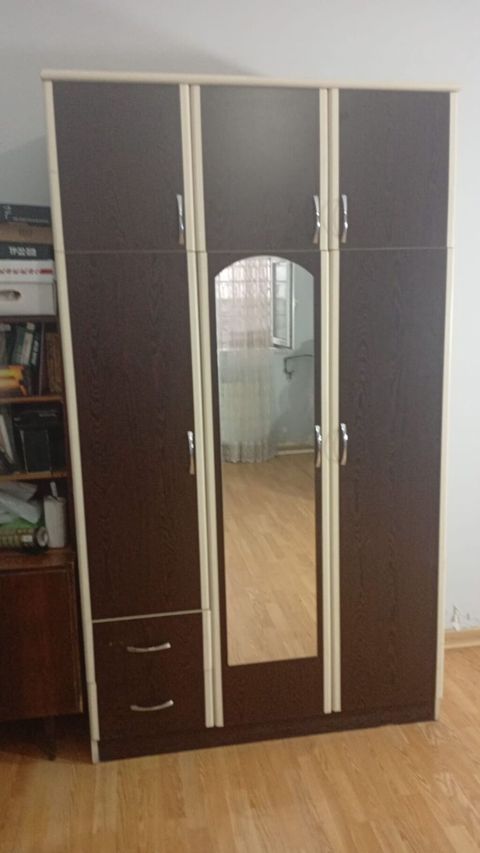 Dolab 100 azn satlır Biləcəri 24df Nəzrin — Bakı