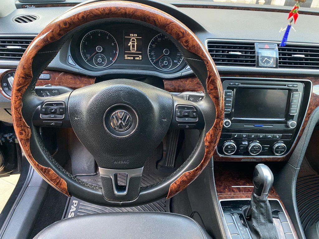 Volkswagen Passat, 2.5 L, 2012 il, 261 000 km — Avtomobillər, Zaqatala (8)