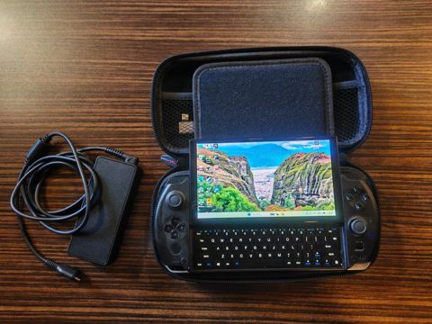 GPD Win 4 Ryzen 7 8840U / 32GB RAM / 2TB SSD / Windows Gaming PC — Bakı