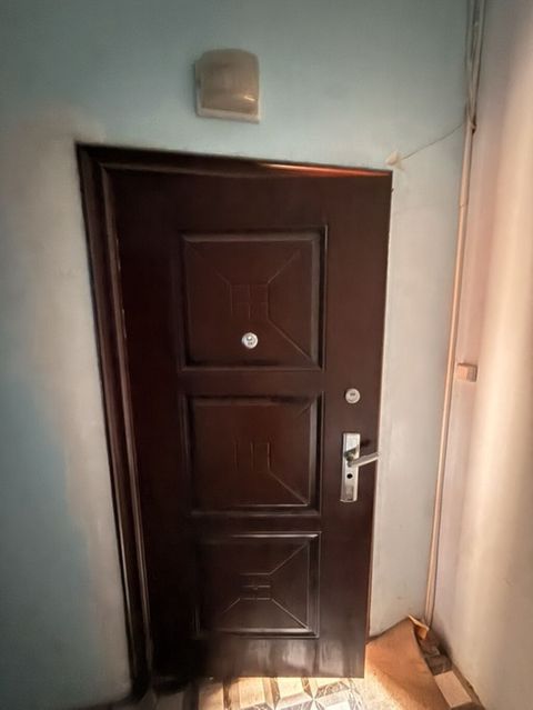 Navastroyka qapısı ölçü 205x95. Mexanizm işləmir. Sadəcə yuxarıdan — Bakı