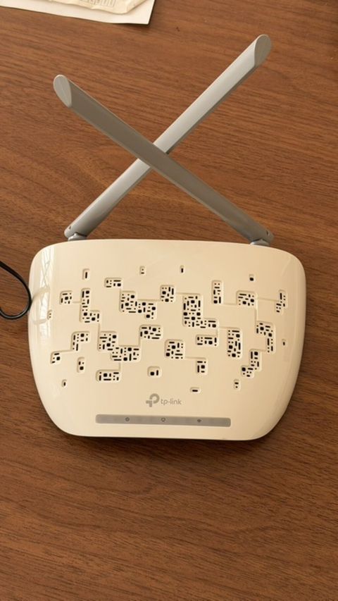 TP-Link simsiz router - Brend: TP-Link - Rəng: krem/açıq bej korpus — Bakı