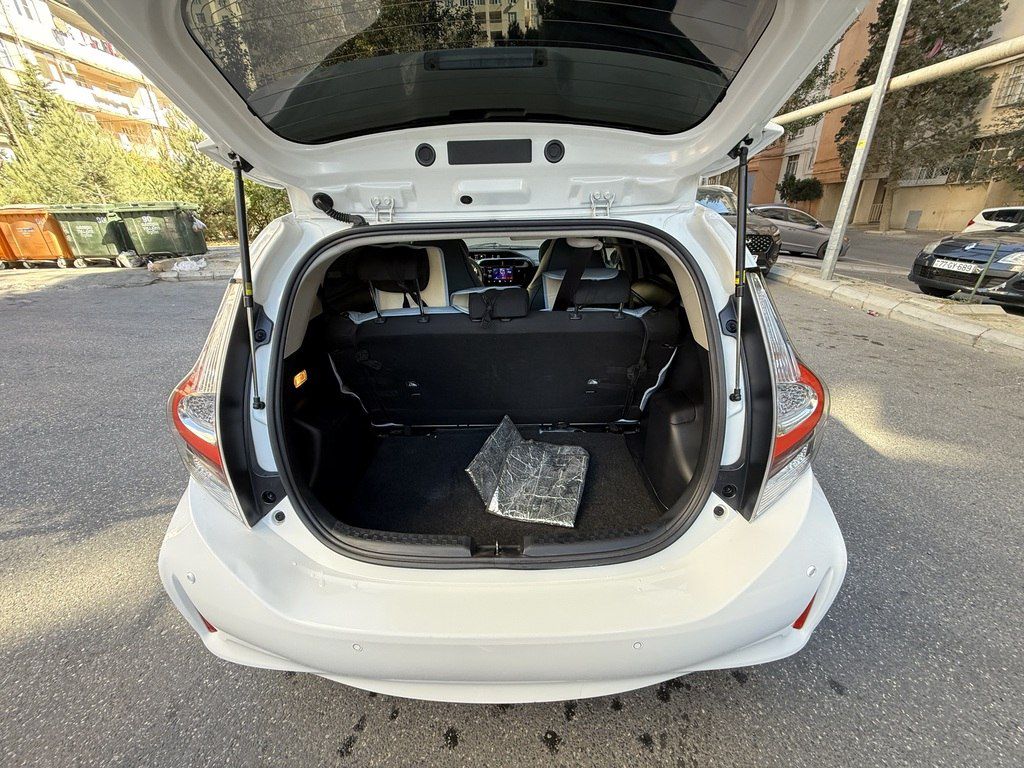 Toyota Aqua, 1.5 L, 0.87 kWh, 2019 il, 140 000 km — Avtomobillər, Bakı (9)