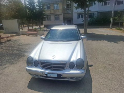 Mercedes E 220, 2000 il — Bakı