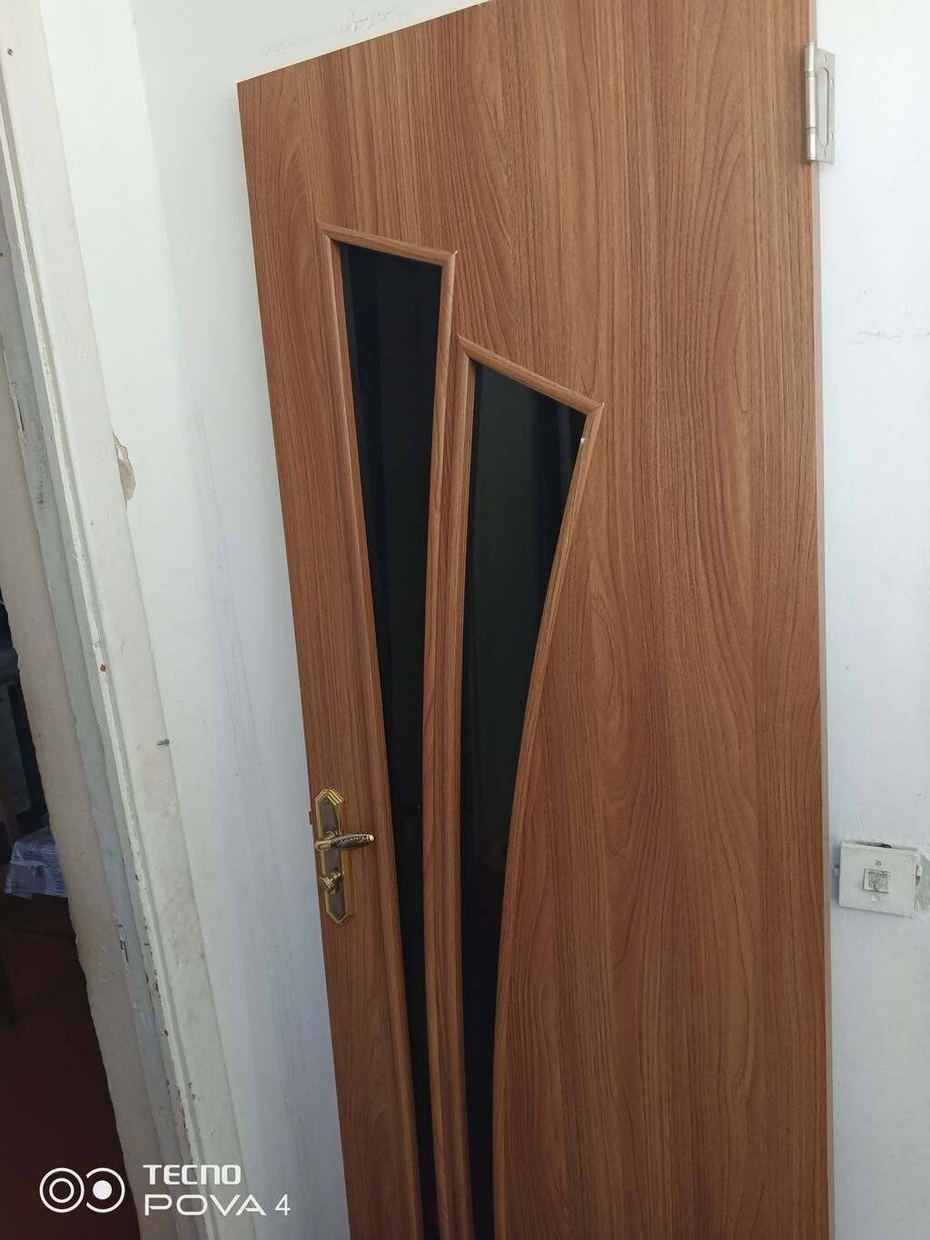 Qonaq, yataq, mətbəx üçün qapı. Hündürlüyü 2 m, eni 70 sm. Şəkildə — Mallar, Masazır (2)
