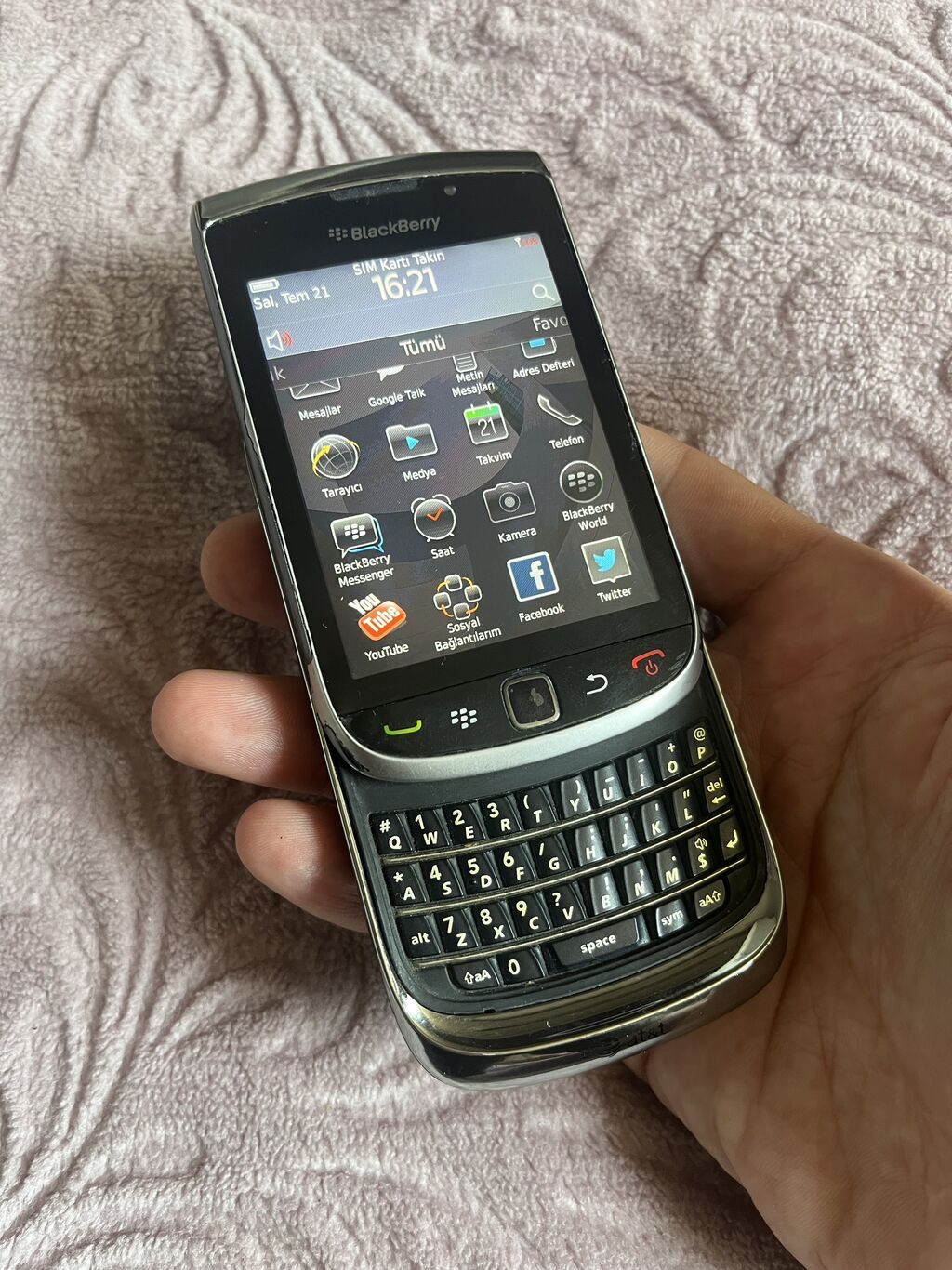 Blackberry Torch 9800 — Blackberry, Digah (3)