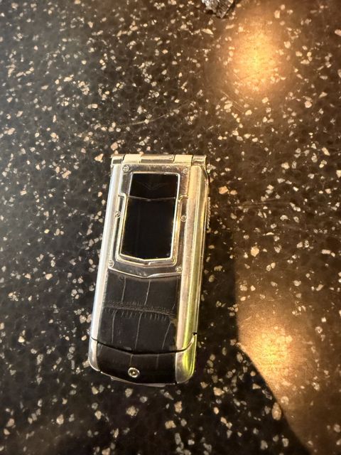 Vertu Constellation Ayxta Black Alligator — Bakı