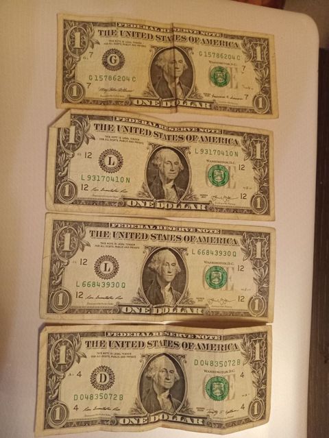 ABŞ 1 dollar banknotları dəsti Təsvir: - ABŞ Federal Ehtiyat — Bakı