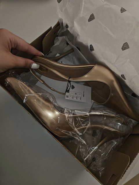 Qızılı rəngli qadın stiletto ayaqqabı – slingback model - Brend — Masazır
