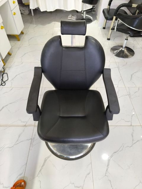 *200azn* Salon kreslosu satılır.Unvan Ayna Sultanova. 6177. Ləman 11 — Digah