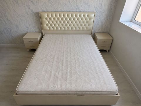 Taxt satılır tumbalarla birlikdə 160₼. matrası var.Ünvan Yeni — Bakı