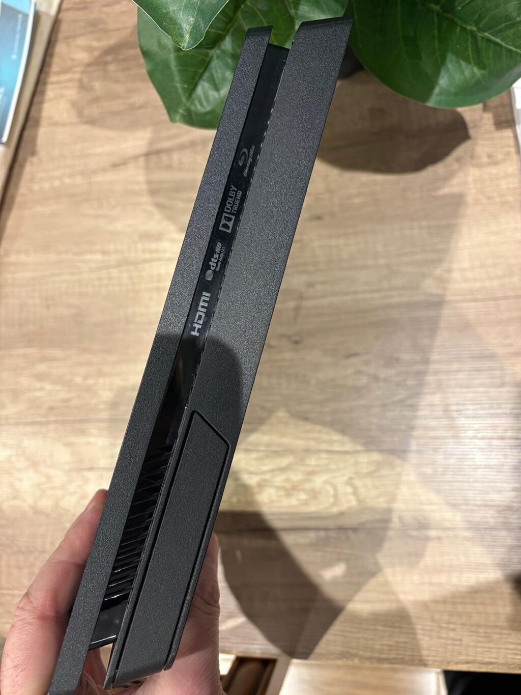 Sony PlayStation 4 Slim (model CUH‑2115B) oyun konsolu Xüsusiyyətlər — Elektronika, Bakı (3)