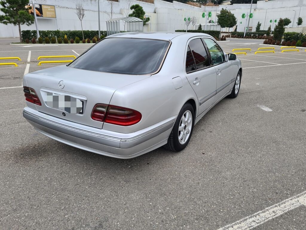 Mercedes-Benz E 220: 2.2 l 2000 il Sedan — Avtomobillər, Bakı