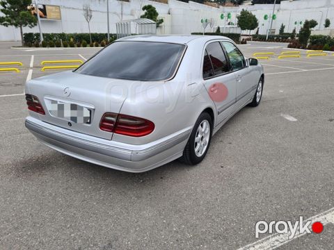 Mercedes-Benz E 220: 2.2 l 2000 il Sedan — Bakı
