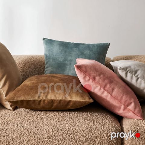 Divanüstü balışlar — Bakı